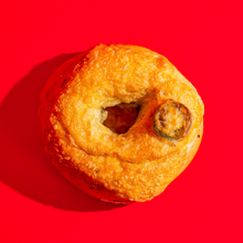 Load image into Gallery viewer, Bagel - Jalapeno Cheese
